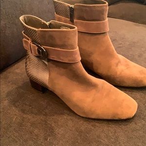 Gray suede boots short